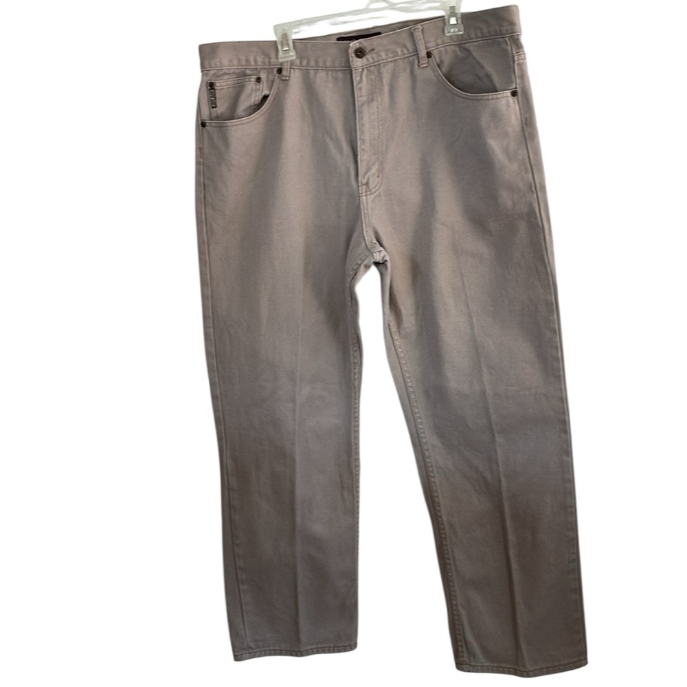 Oscar Jeans khaki
Five pocket 
Size 42 x 30 men’s